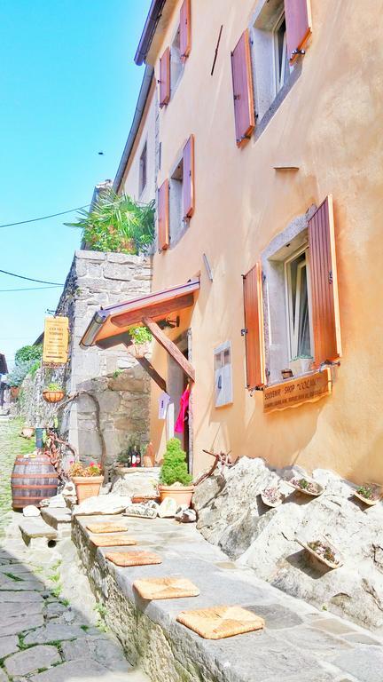 Apartment Hum-The Smallest Town In The World Exterior photo